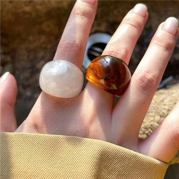 2pc Chunky Acrylic Resin Rings – Vintage Y2K Stackable Brown & White Ring Set - Picture 1 of 5